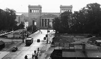 Bild vom Königsplatz München 1952 ohne unser Haus in der Brienner Straße
